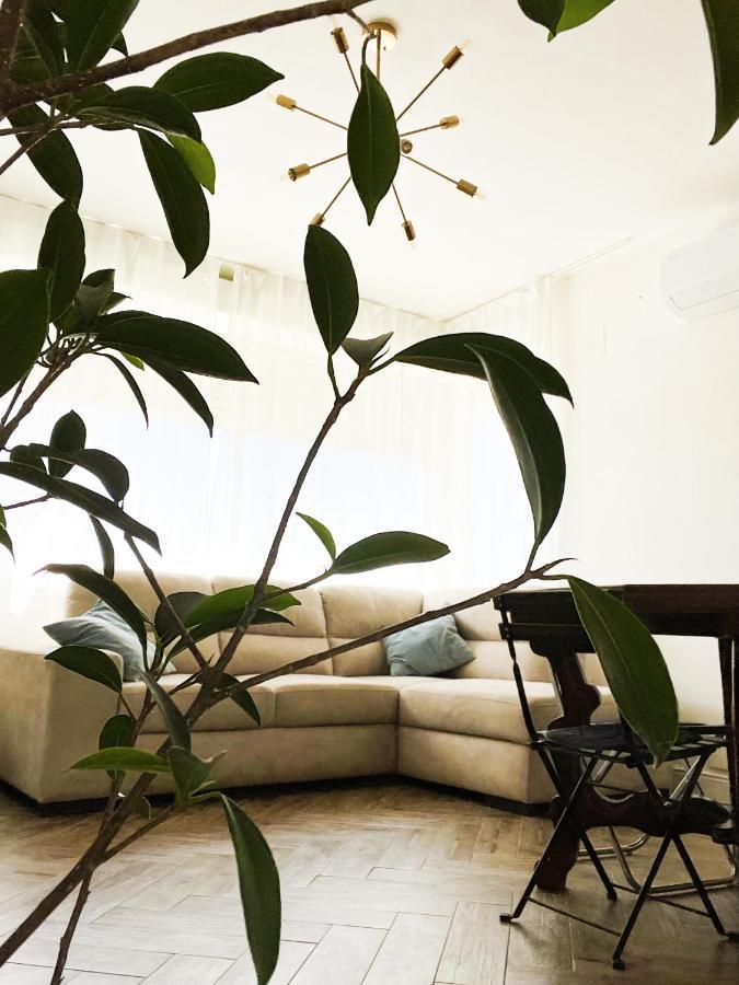 Suitesflores - Bright And Cozy Apartment In Verona Bagian luar foto