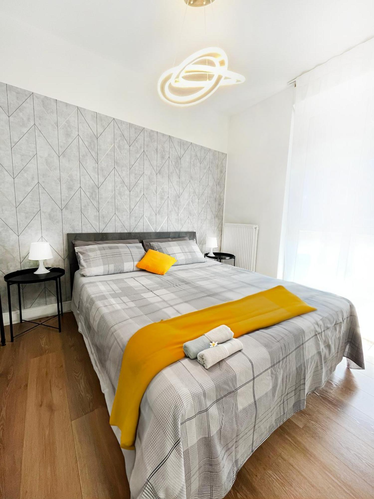 Suitesflores - Bright And Cozy Apartment In Verona Bagian luar foto